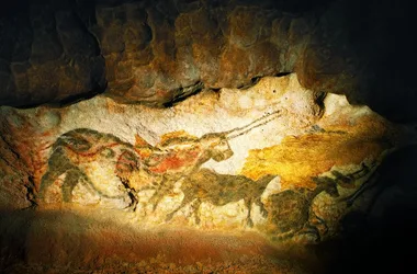 LASCAUX II - THE UNICORN - Room of the Bulls, left wall