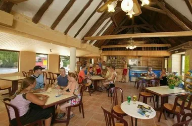 Camping le Lac_restaurant