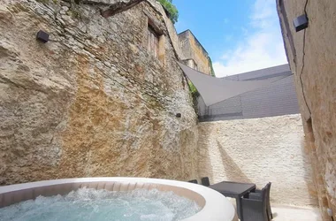 HLO-Montignac-Escapade à Lascaux Le Loft - terrasse avec spa