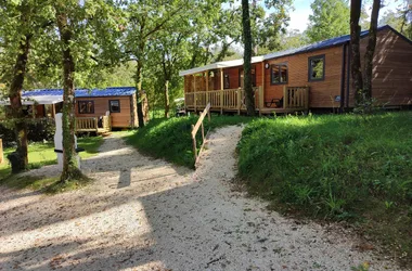 Yelloh Village Lascaux Vacances - Casa rural Les Charmes (4)