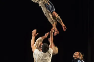 Cirque – Compagnie eia “NUYE”