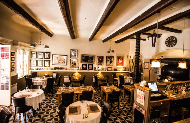 Provençal Inn Restaurant Le Lavandou