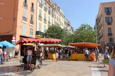 Provence-Markt auf Cours Lafayette