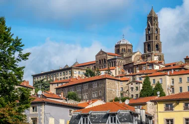 Groupes : Journée visite du Puy-en-Velay et du château de La Fayette.