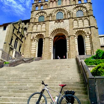 Saint Jacques en VTT/VAE : Du Puy en Velay à Conques