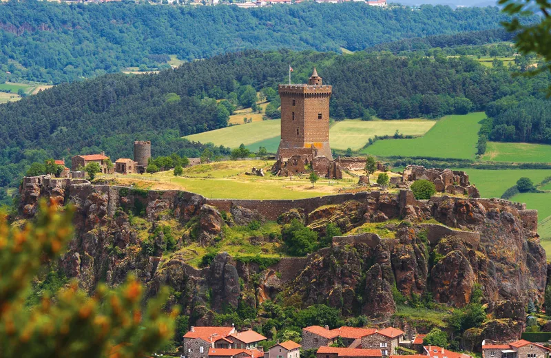 Groupes : Journée du Puy-en-Velay à la Forteresse de Polignac et visite gourmande de la Distillerie Pagès