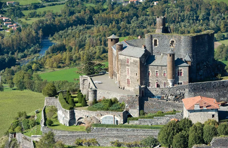Château de Bouzols représenté par  Association “Bouzols forteresse d’avenir”