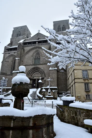 Visite guidée de l’Abbaye de La Chaise-Dieu : Marché de Noël