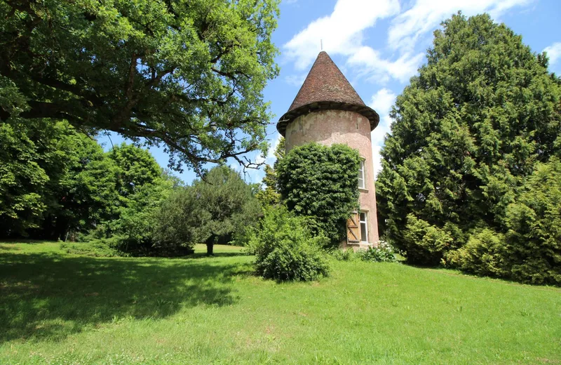La Tour Baronne du Château de Ligoure au Vigen en Haute-Vienne_1