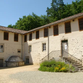 Atelier Enluminure, réalisation d’une lettrine sur parchemin au Moulin du Got