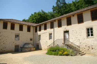 Atelier Enluminure, réalisation d’une lettrine sur parchemin au Moulin du Got