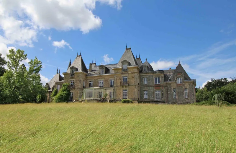 Le château de Ligoure au Vigen en Haute-Vienne (Limousin)_1