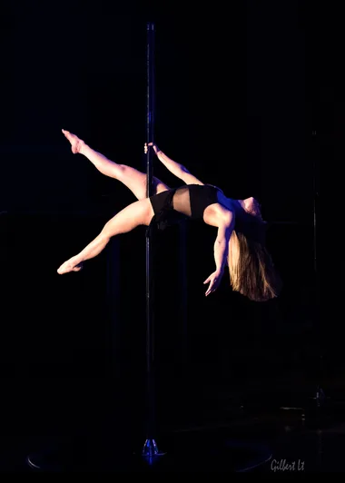 Pole danse Acrobatique