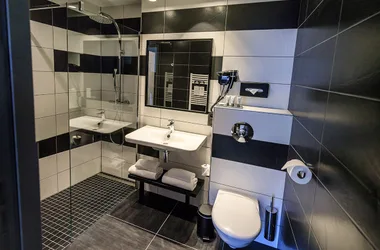 HOTEL & SPA Panorama 360 Mâcon - Salle de bain