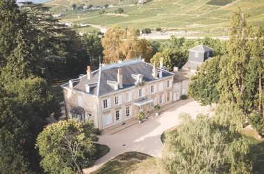 Chateau des Ravatys- Vue aérienne