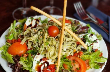 Großer italienischer Salat