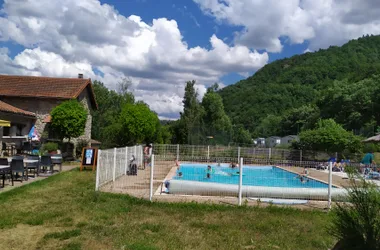 Swimming pool-and-terrace-leprademars
