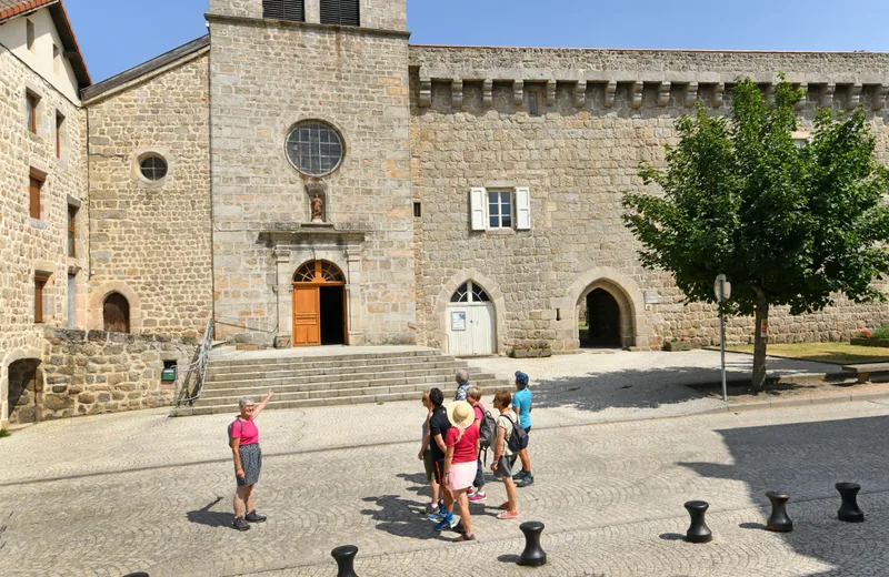 Eglise et Château prieuré clunisien
