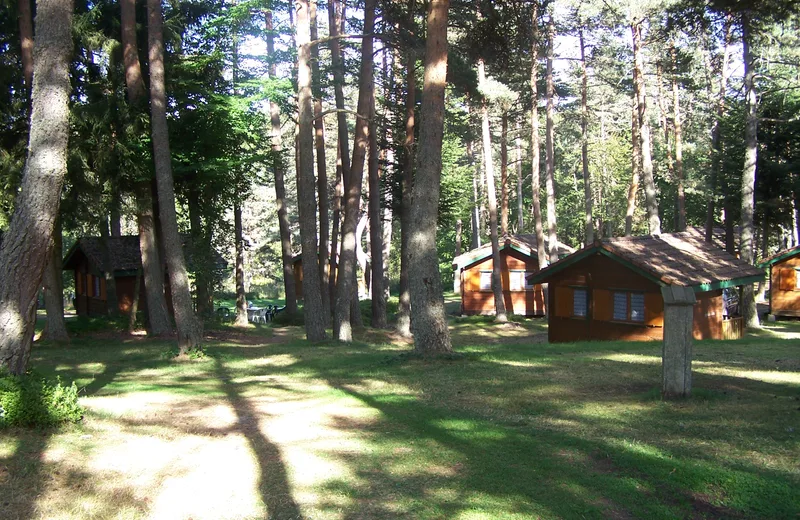 HEB_Les Prades municipal campsite_Wooden chalets