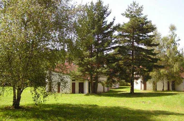 HEB_Logement C4 - Les Gîtes de Bois de Chelles_village arboré