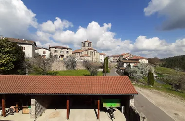 Gîte oberhalb des Rathauses