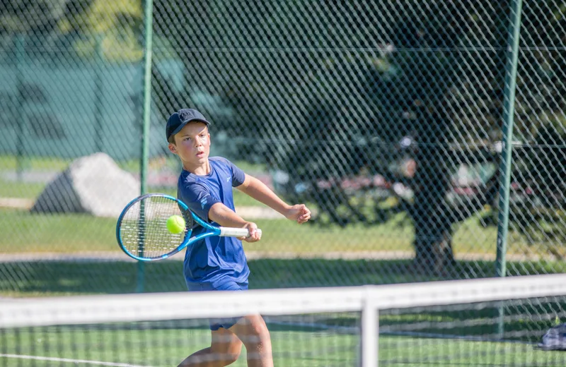 Cours de tennis – Le Palais