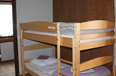 двухъярусные кровати