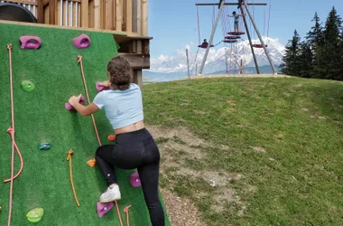 Parque infantil panorâmico Portes du Mont-Blanc - parede de escalada