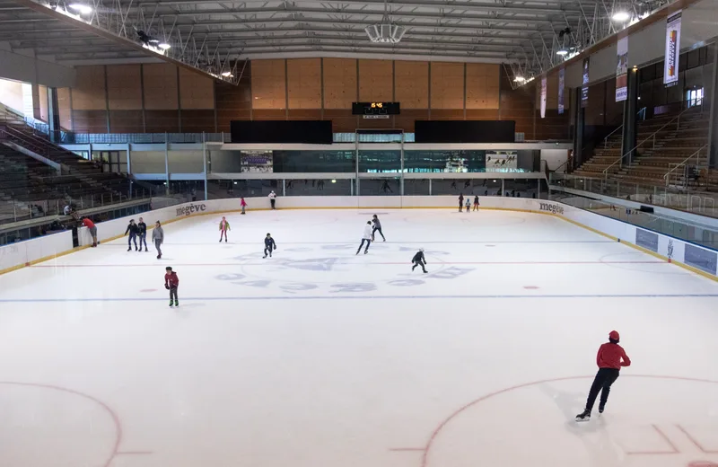 indoor_skating rink