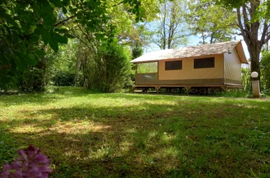 Tentes Lodges au Camping Le Clos de la Lère