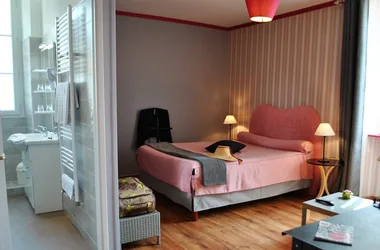 hotel-auberge-du-porche-blaye-800x600-room-camelia