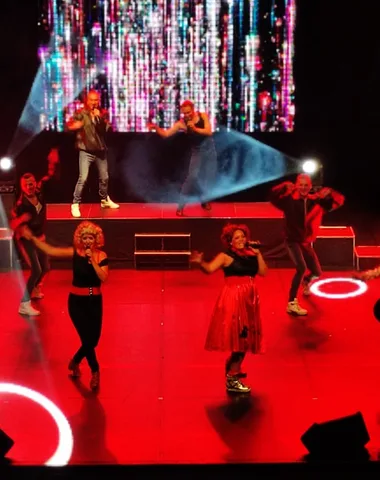 Spectacle Les années Boum, à plein tubes au Vox