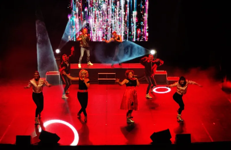 Spectacle Les années Boum, à plein tubes au Vox