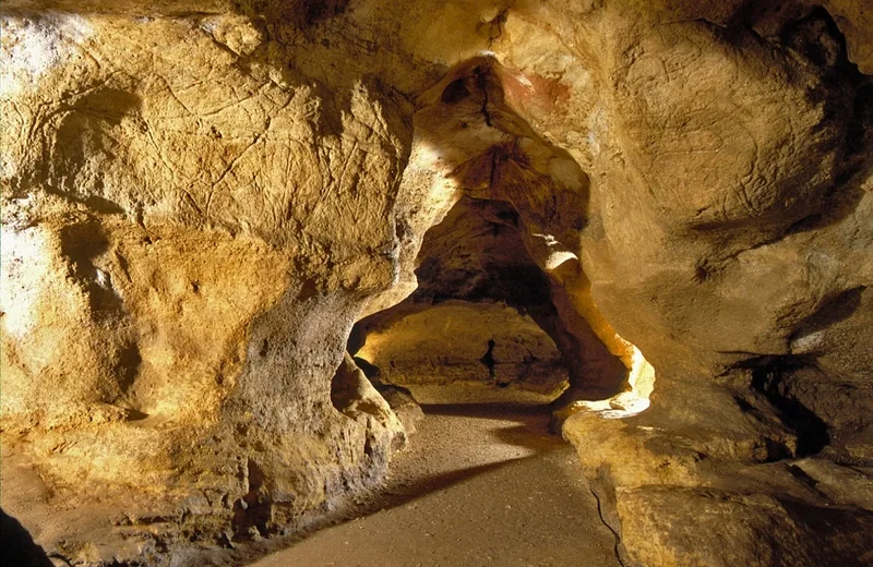Cueva Par no Par Prignac 800x600