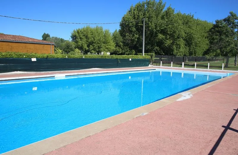 Swimming pool - Val de Virvée (800x600)