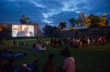 Marché nocturne et cinéma de plein air à Blaye