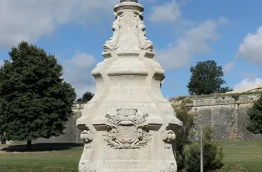 ville-de-blaye-fontaine-800x600