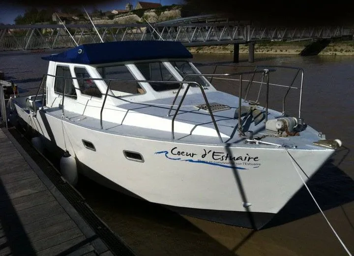 estuary cruise Gironde Blaye boat trip heart of estuary 800x600