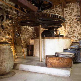 Vieux moulin à huile du Partégal