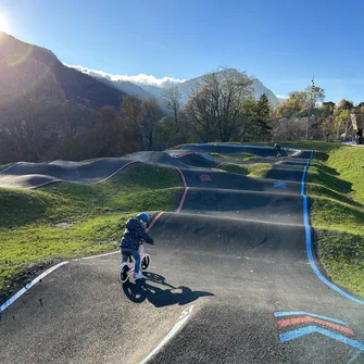 Pump track