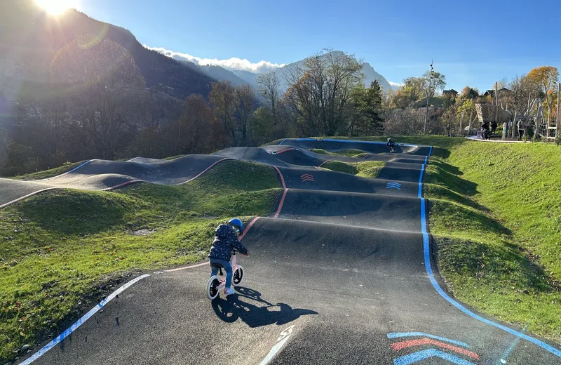 Pump track