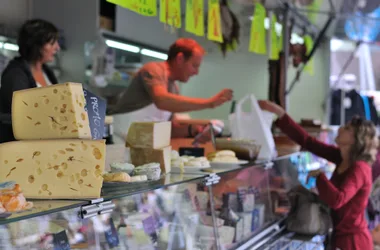 Marché de Cluses-Parvis des Esserts