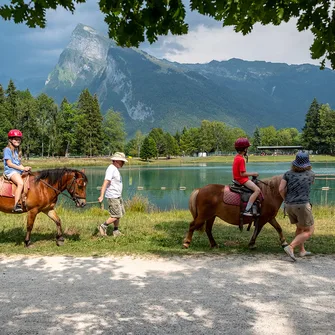 Base de loisirs du lac aux Dames en été