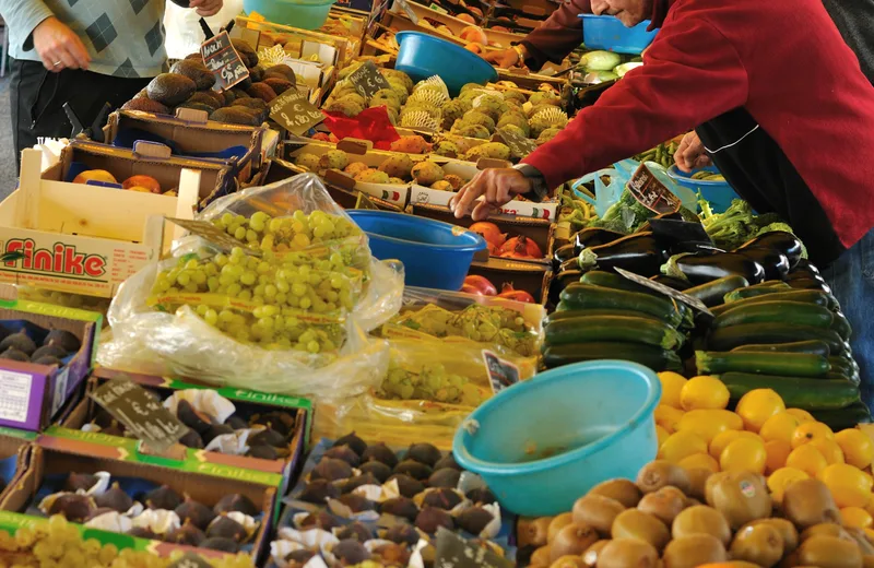 Marché de Cluses-Parvis des Esserts