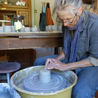 Poterie Fabienne Paire – Artisan Potière et Céramiste