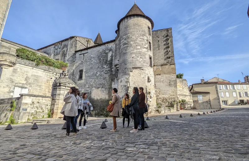 Visite guidée Cognac du Moyen Age à nos jours, balade urbaine by Nath