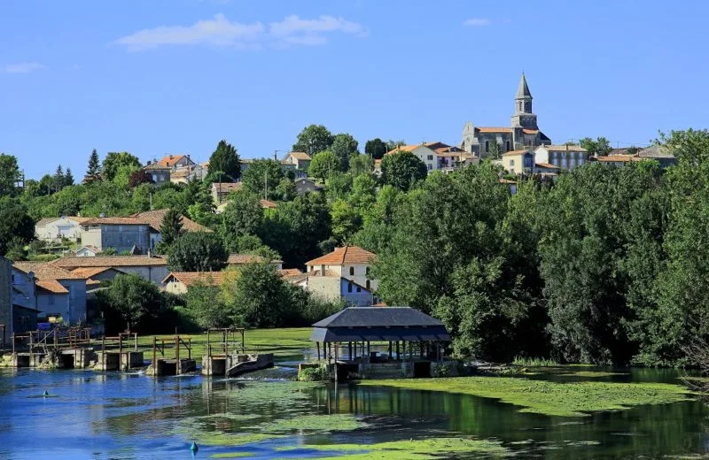 Saint-Simeux,Village de Pierres et de Vignes