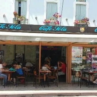 LE CAFE SOLA