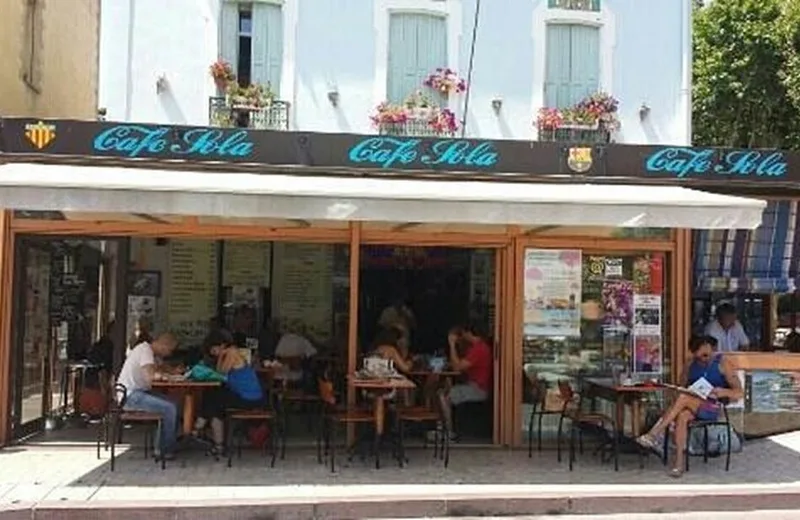 LE CAFE SOLA