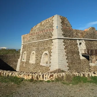 THE SQUARE FORT & THE ROUND FORT